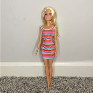 5 doll lot. 2 Barbie Doll, 1 Ken Doll, 2 babies